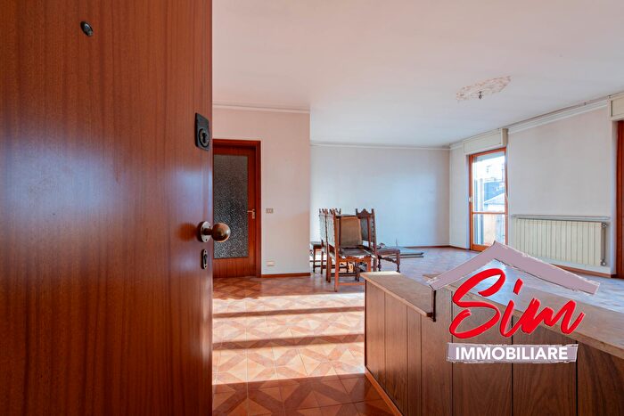 Appartamento quadrilocale in vendita in Via Urbano Rattazzi Snc, Novara