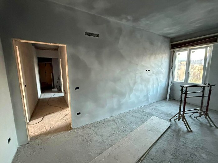 Appartamento trilocale in vendita in Via Traversari, Firenze