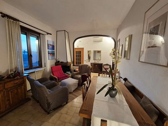 Appartamento quadrilocale in vendita in Piazza della Repubblica, Campagnatico