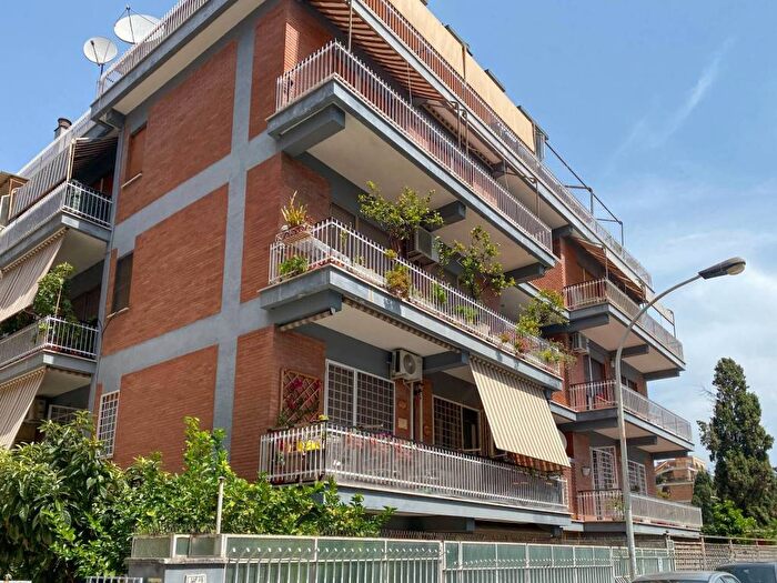 Appartamento trilocale in affitto in Via Dego, Torrevecchia, Roma