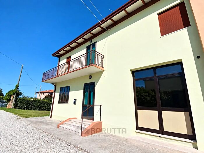 Appartamento quadrilocale in vendita in Via Borgo Padova, Camposampiero
