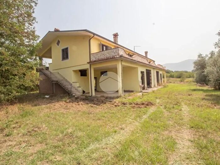Casa con 6 locali in vendita in Strada di Santa Nicola, Moricone