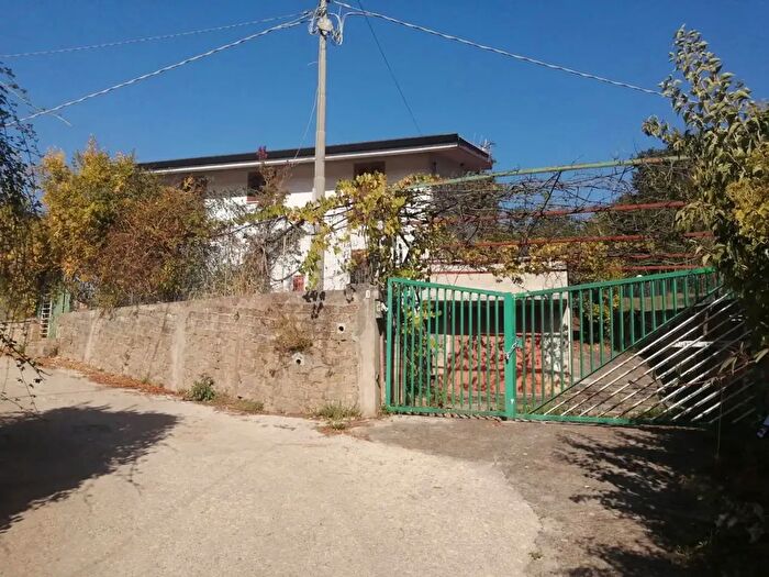 Casa con 6 locali in vendita in Via Boccioni, Sezze