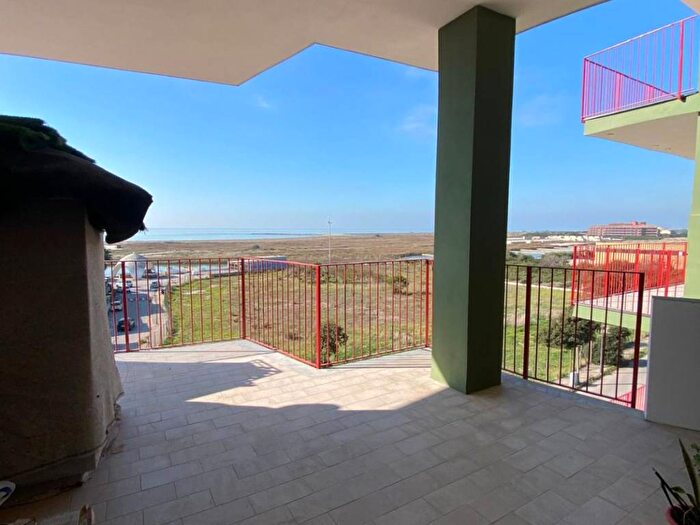 Appartamento quadrilocale in affitto in Viale delle Mimose, Pinetamare, Castel Volturno