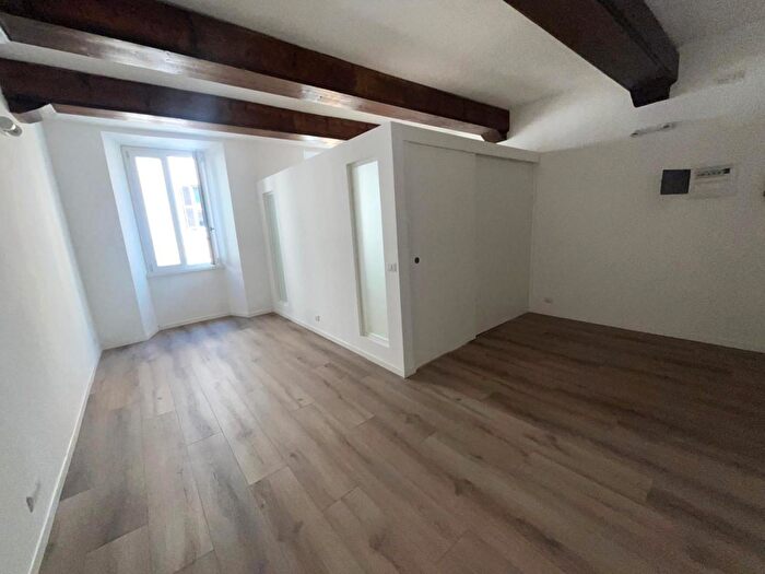 Appartamento trilocale in vendita in Via Francesco Crispi, Roma