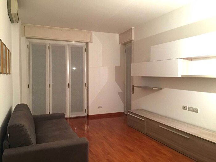 Appartamento bilocale in affitto in Piazzale Lorenzo Lotto, Monte Rosa Lotto, Milano