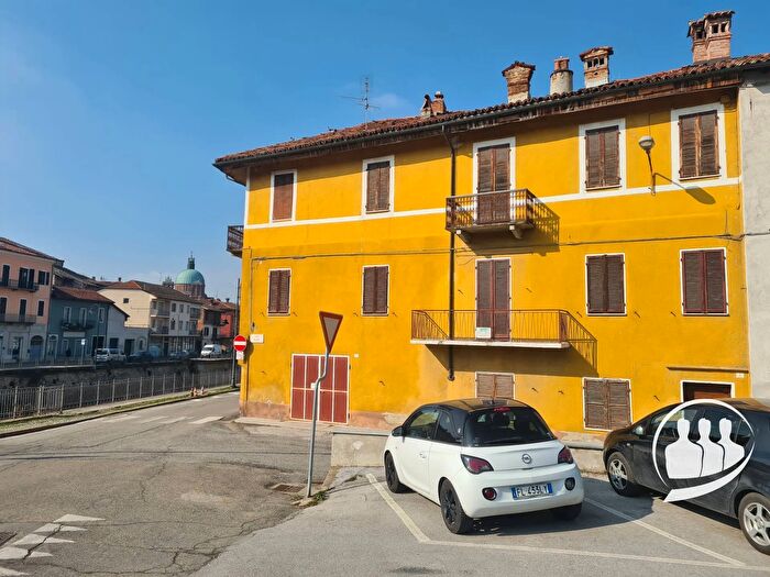 Casa con 10 locali in vendita in Piazza Mulino, Dogliani