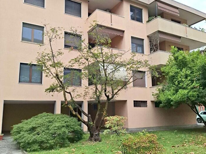 Appartamento trilocale in affitto in Via Guido Boggiani, Sacro Cuore, Novara