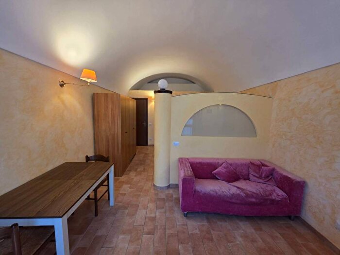 Appartamento bilocale in affitto in Borgo Carissimi, Centro Storico, Parma