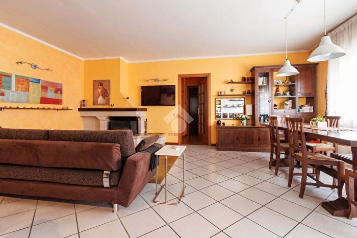 Appartamento trilocale in vendita in Viale Sempione, Citta Di Castello