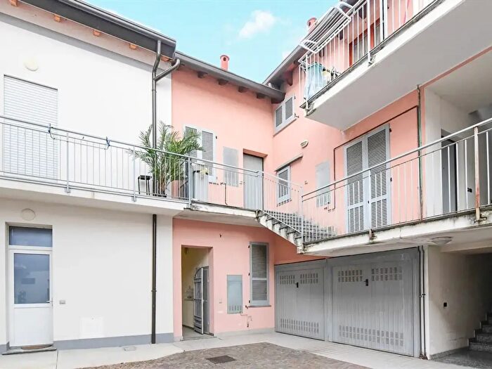 Appartamento trilocale in vendita in Via Matteotti, Cabiate