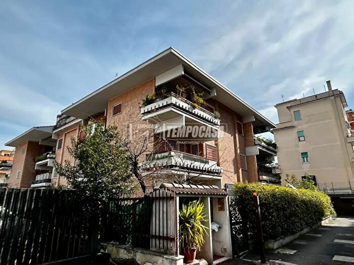 Appartamento quadrilocale in vendita in Via di Grottarossa, Roma