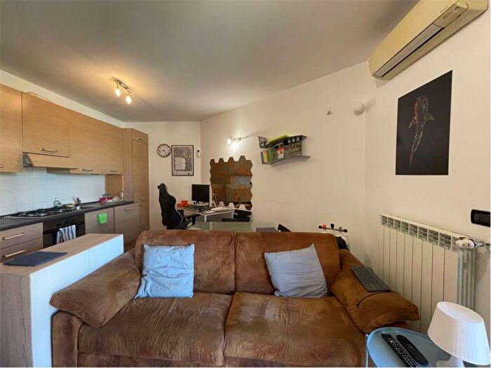 Appartamento bilocale in affitto in via Asiago, Gorla, Milano