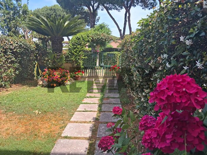 Casa quadrilocale in vendita in Strada Diversivo Nocchia, Sabaudia