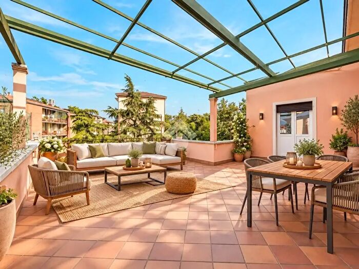 Appartamento quadrilocale in vendita in Via Riva del Garda, Modena