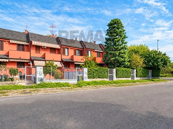 Casa con 5 locali in vendita in Via Friuli, Rho