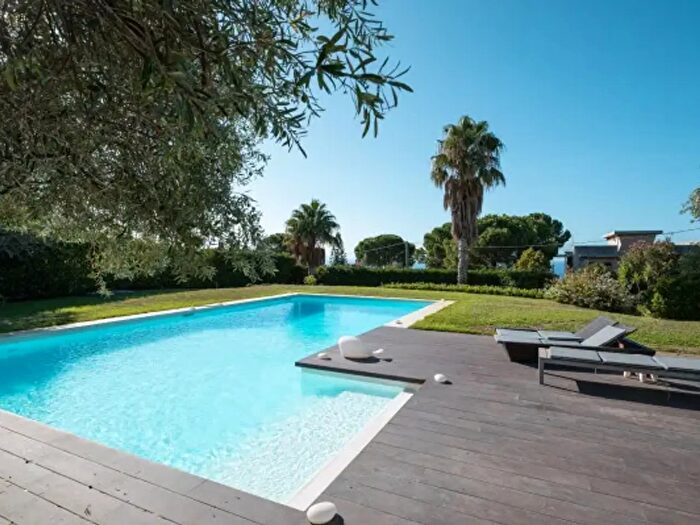 Casa con 6 locali in vendita in Sp, Messina