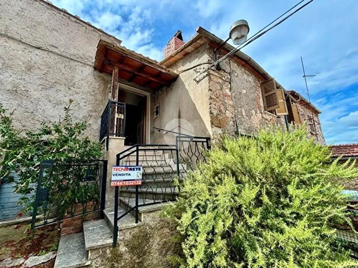 Casa trilocale in vendita in Vocabolo Colle Tarocco, Calvi Dell'Umbria