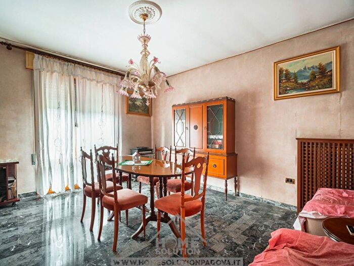 Casa quadrilocale in vendita in Vicolo Santa Rosa, Ferri Santa Maria Annunziata, Albignasego