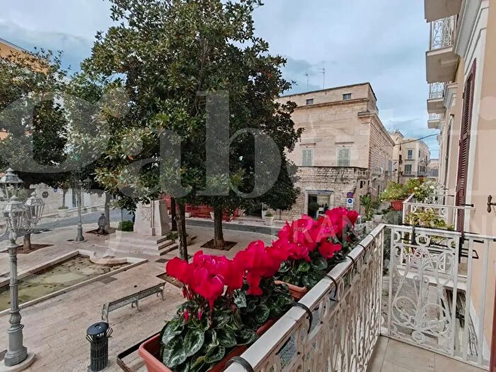 Appartamento quadrilocale in vendita in Piazza della Libertà, Trani