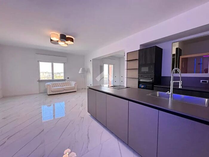 Appartamento trilocale in vendita in Viale Vincenzo De Filippis, Catanzaro