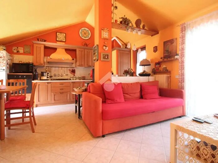 Appartamento trilocale in vendita in Via Roma, Marzano