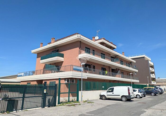 Appartamento bilocale in vendita in Via Roberto Paribeni, Roma