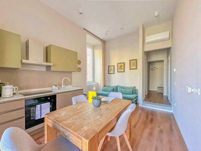 Appartamento bilocale in affitto in Via Miroballo al Pendino, Napoli