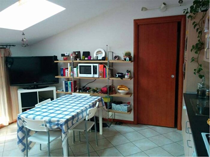 Appartamento bilocale in affitto in via Maria Gaetana Angesi, Centro, Missaglia