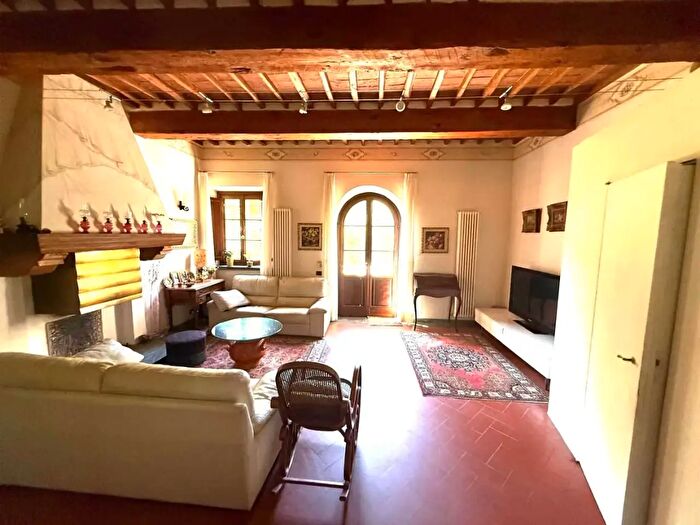 Casa con 6 locali in vendita in Pisa