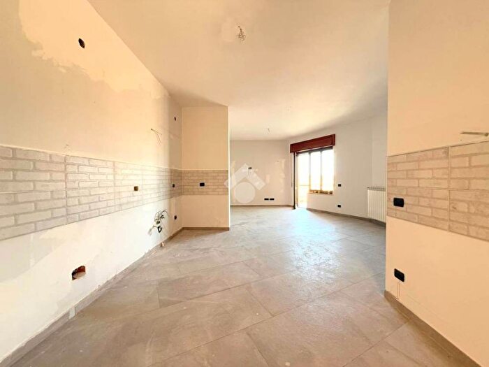 Appartamento con 6 locali in affitto in Via San Rocco, Anfiteatro, Pozzuoli