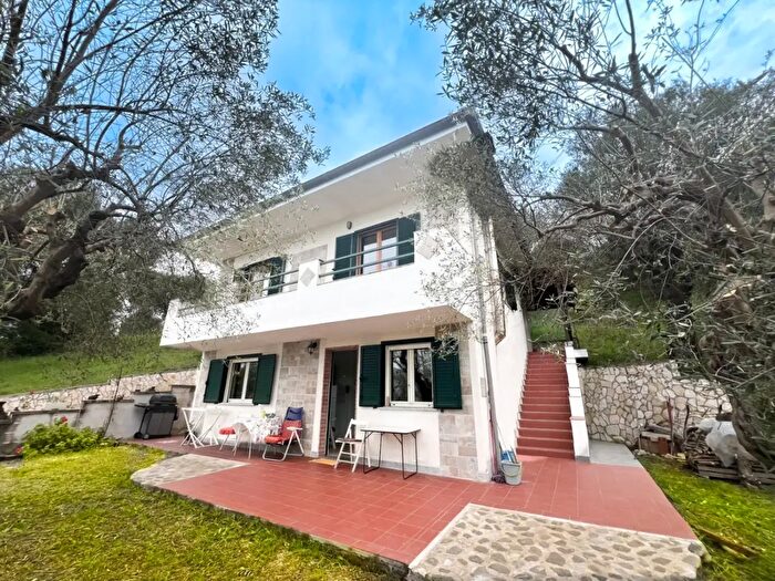 Casa con 5 locali in vendita in Contrada Crocifisso, Santa Marina