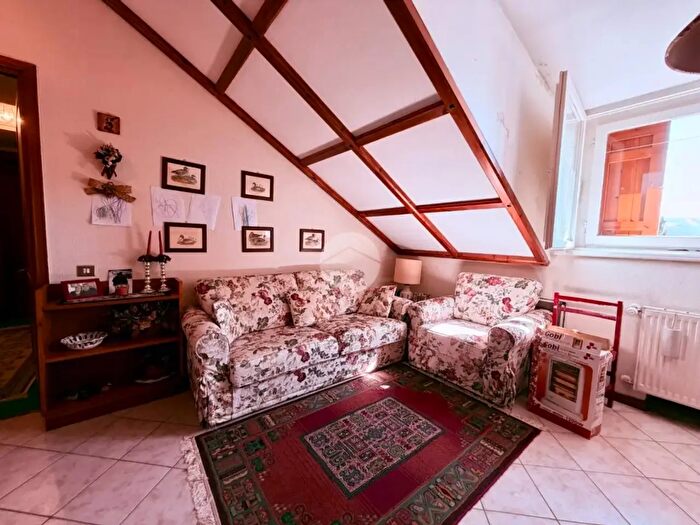 Appartamento trilocale in vendita in Via del Ceraso, Ovindoli