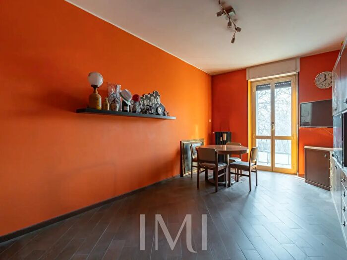 Appartamento trilocale in vendita in Piazza Serafino Belfanti, Milano