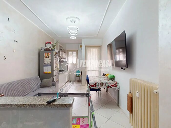 Appartamento trilocale in vendita in Via Giacosa, Settimo Torinese