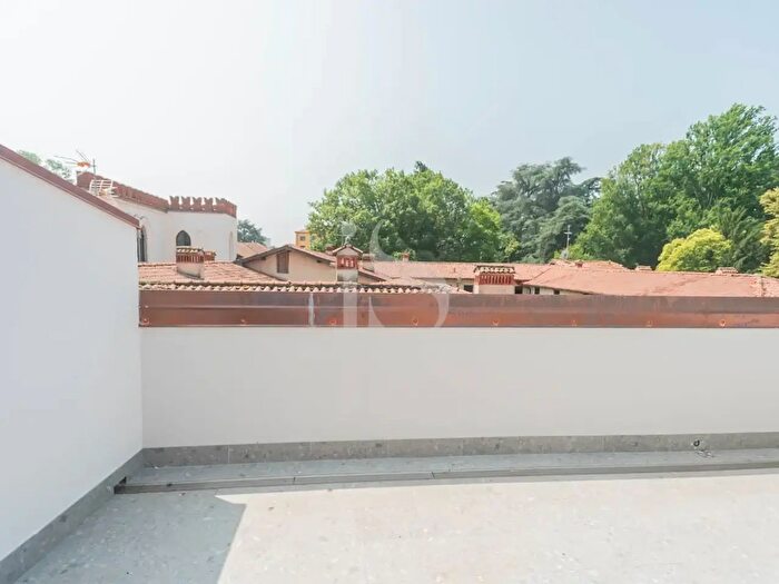 Appartamento quadrilocale in vendita in Via Vittorio Emanuele, Vimercate