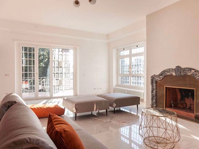 Appartamento con 5 locali in affitto in Via Eufrate, Eur, Roma