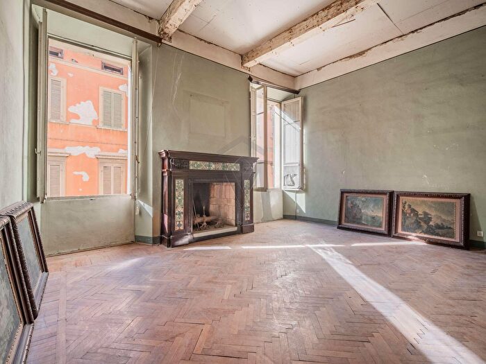 Appartamento con 7 locali in vendita in Via Emilia Santo Stefano, Reggio Emilia