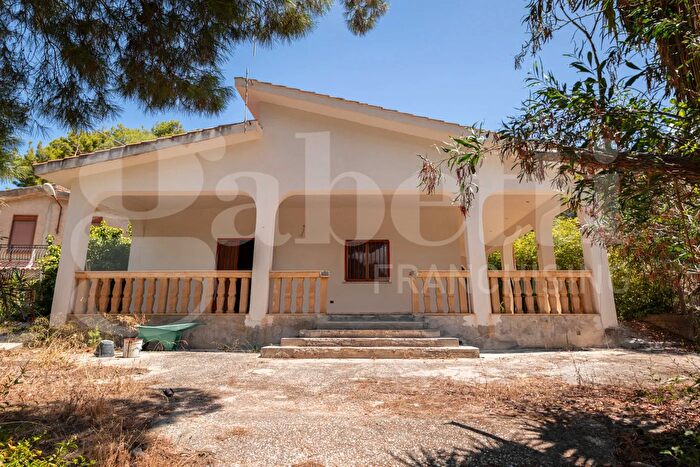 Casa con 6 locali in vendita in Contrada Traversa, Ventimiglia Di Sicilia