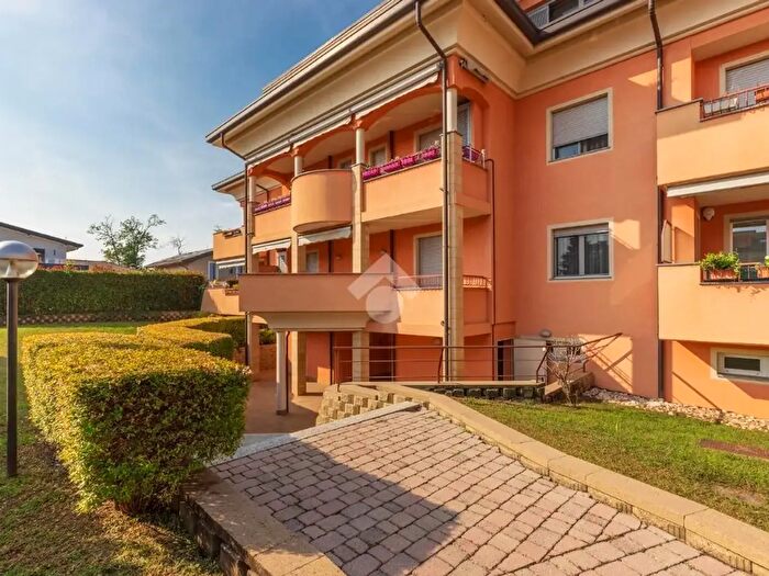 Appartamento bilocale in vendita in Via Monte Rosa, Marnate
