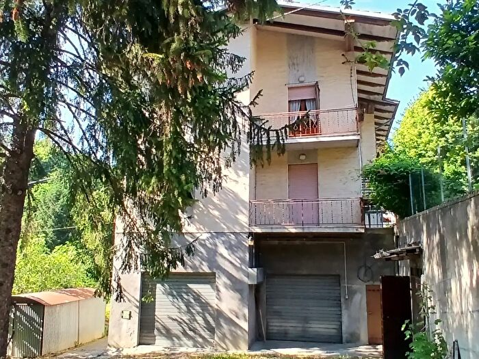 Casa con 12 locali in vendita in Via della Fontana, Zocca