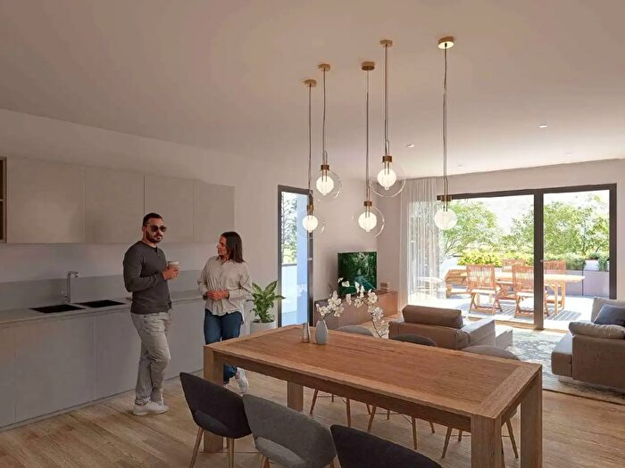 Appartamento con 6 locali in vendita in Via Dina, Conegliano