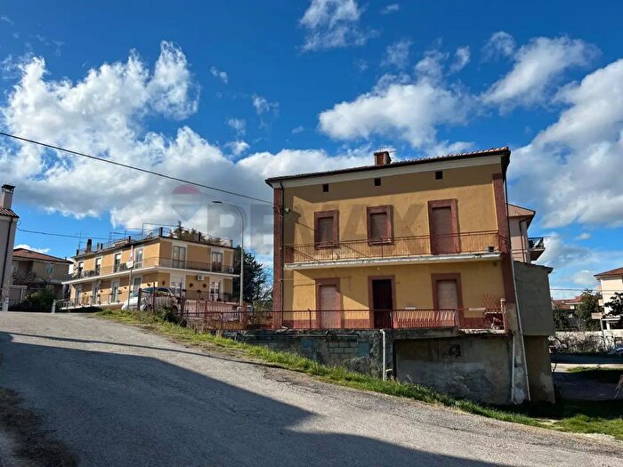 Casa con 5 locali in vendita in Via Ortonese, Orsogna