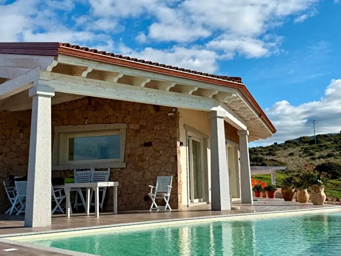 Casa quadrilocale in vendita in Isola Rossa, Trinità dAgultu e Vignola