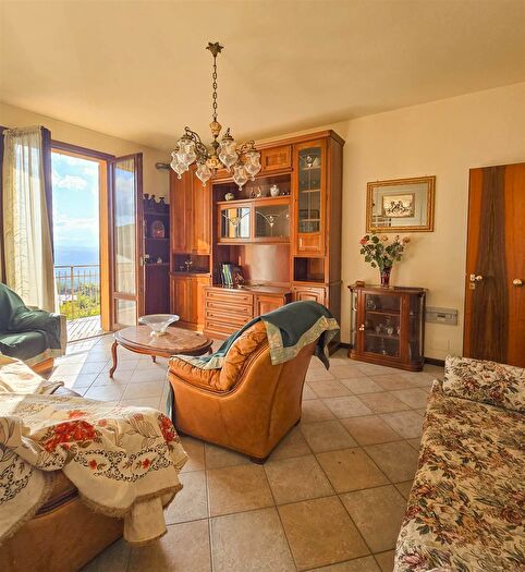 Appartamento con 5 locali in vendita in Zocca