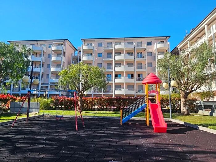 Appartamento trilocale in vendita in Via Cavour, Andora