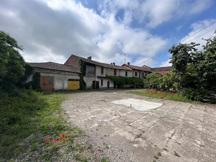 Casa in vendita in Via Maestra, Borgo San Siro