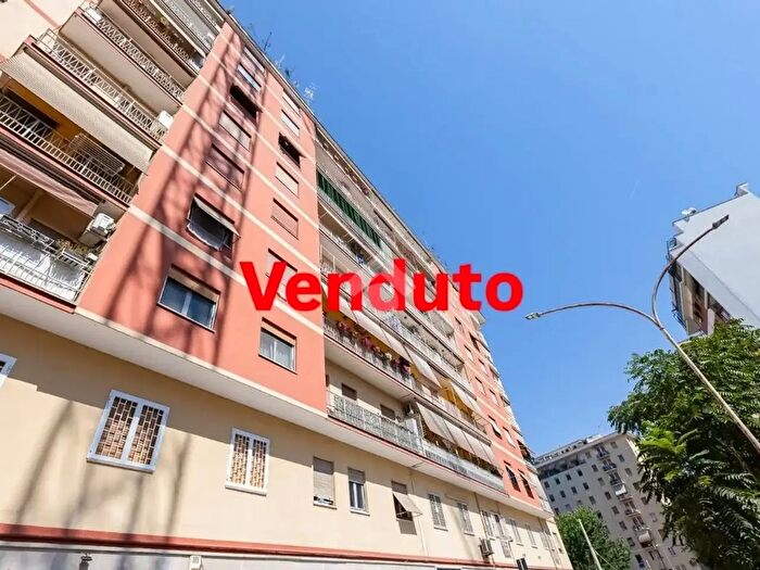 Appartamento trilocale in vendita in Via dei Prati dei Papa, Roma
