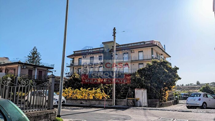 Appartamento con 6 locali in vendita in Via Alessandro Manzoni, Calatabiano