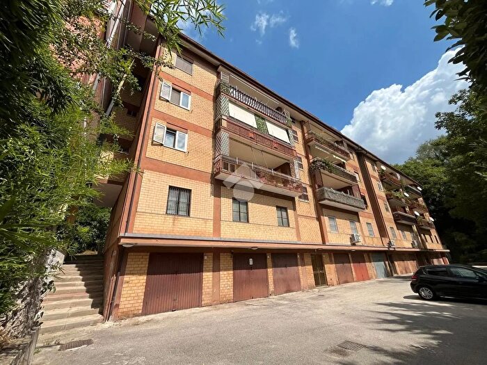 Appartamento con 5 locali in vendita in Via Lorenzo Ferrante, Avellino
